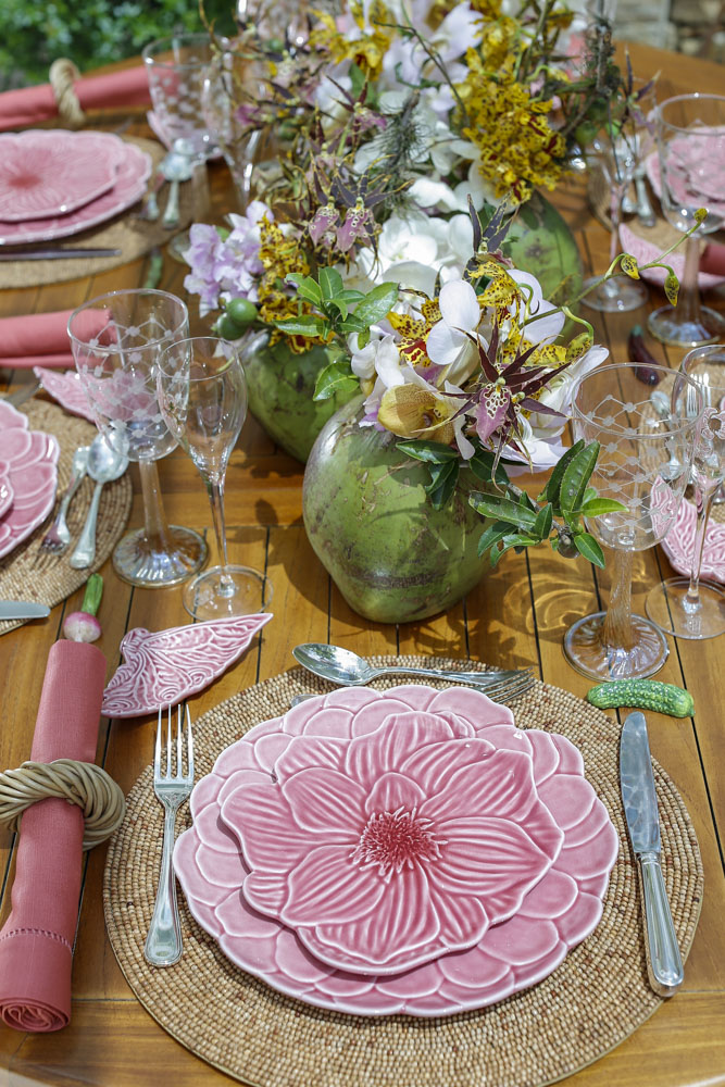 almoço tropical com cores rosa e verde 