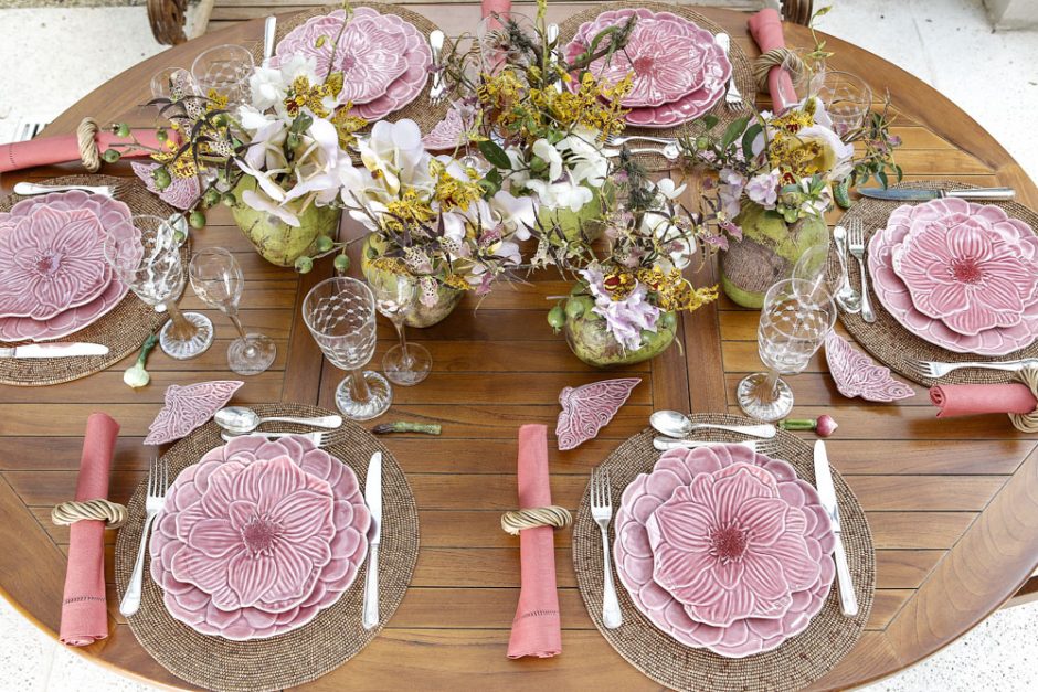 almoço tropical com cores rosa e verde 