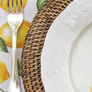 mesa com toalha estampada valencien