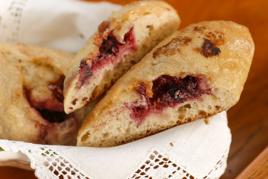 pão com frutas vermelhas 