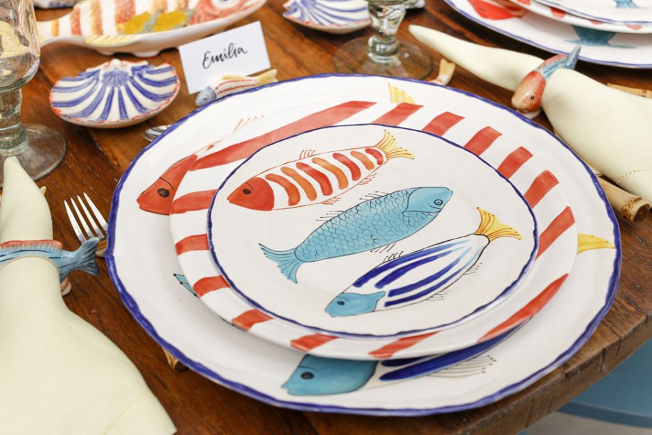 pratos com desenho de peixe