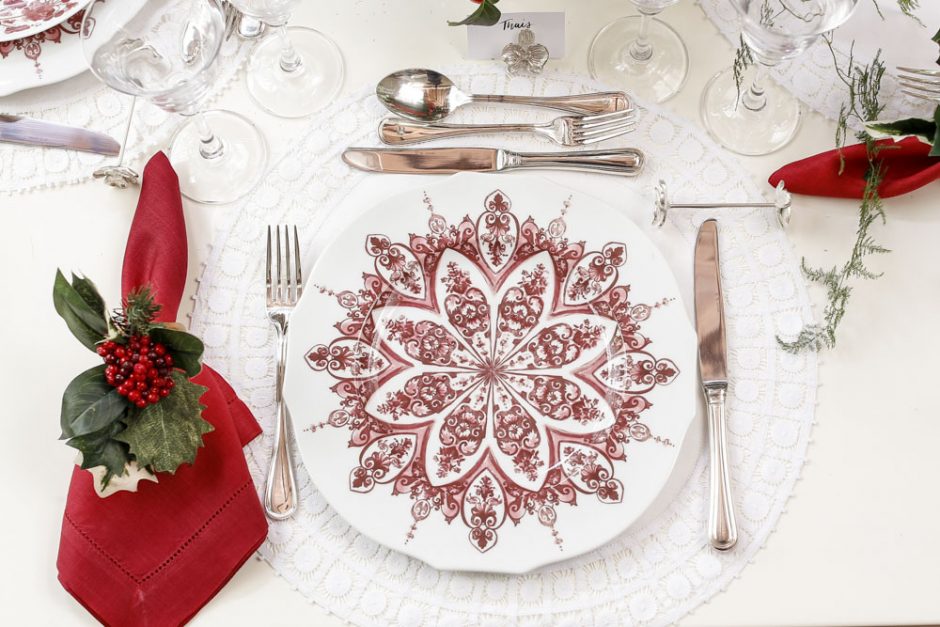 mesa de natal vinho e branco