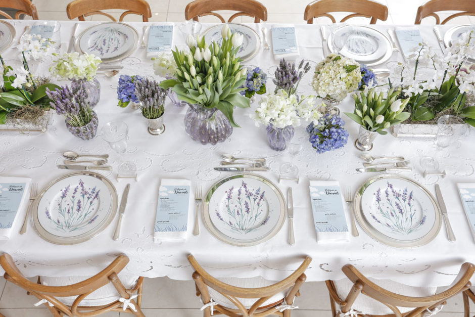 mesa posta para batizado