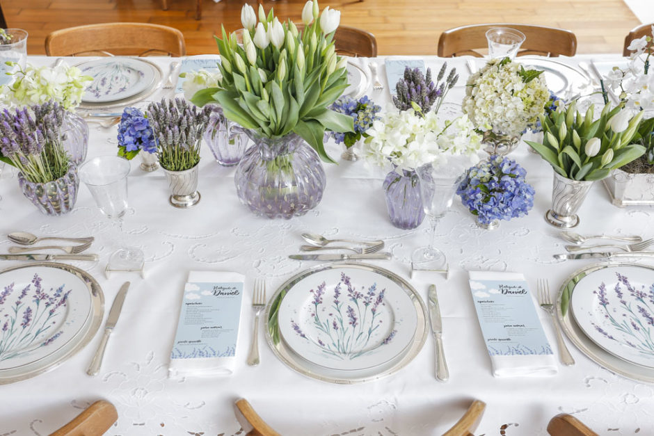 mesa posta para batizado