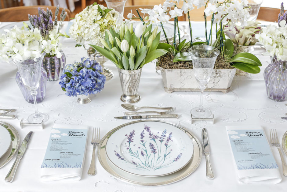 mesa posta para batizado