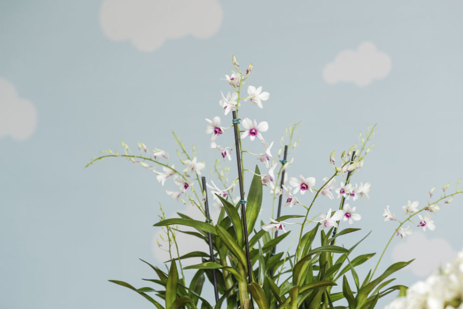 flores e arranjos em festa de batizado