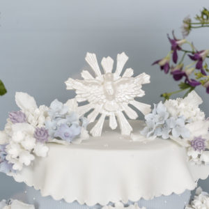 bolo confeitado para batizado