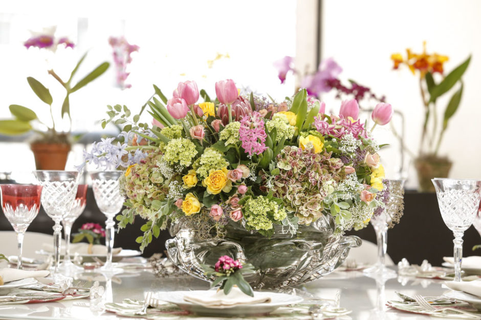 arranjo de flores coloridas 