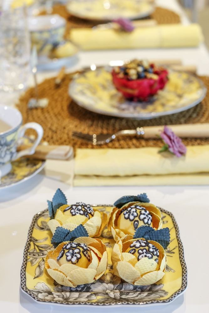 trufas de limão Isabella Suplicy com estampa da louça Petrópolis de Tania Bulhões 