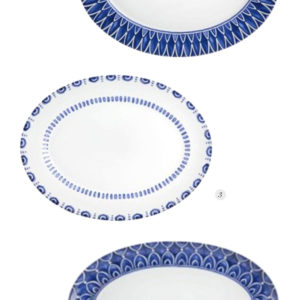 louça branca e azul para servir