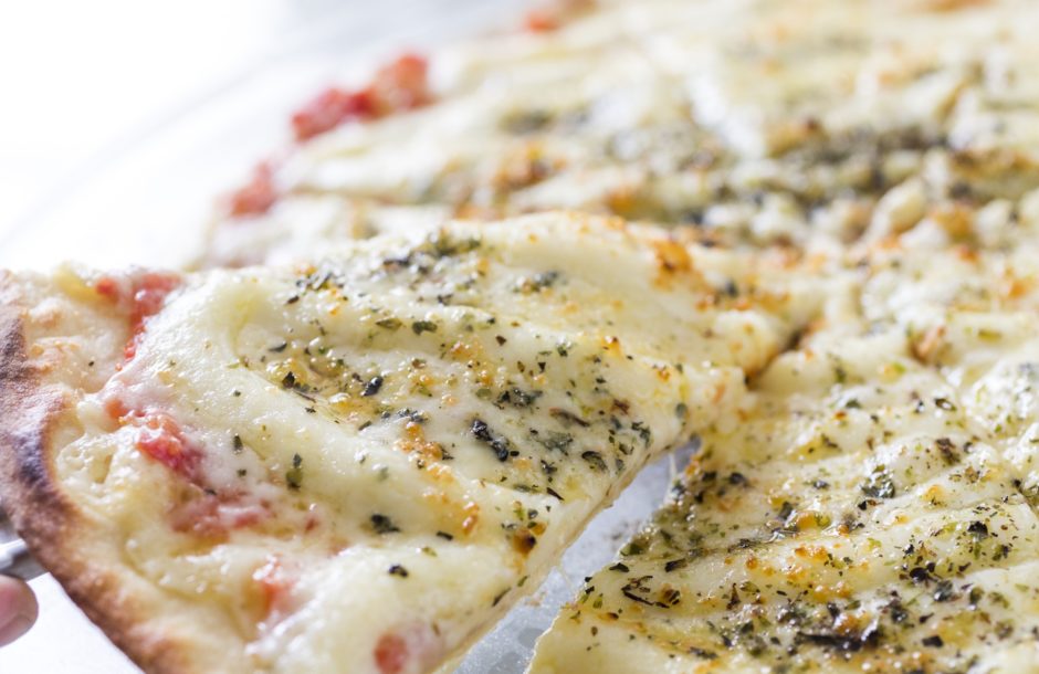 Pizza quatro queijos Buffet Felíssimo